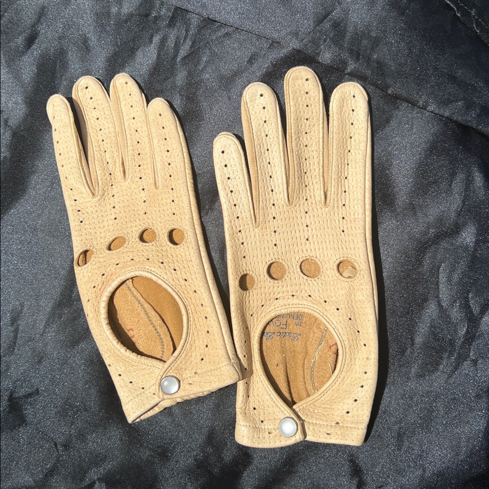 Fownes ladies 1960s light tan vented deerskin leather driving gloves sz A small